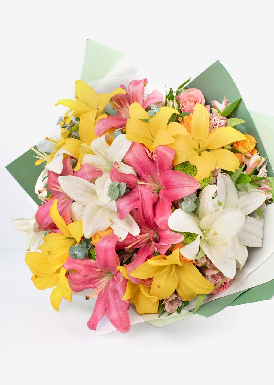 Euforia Floral en Ramo con Combinación de Lilys