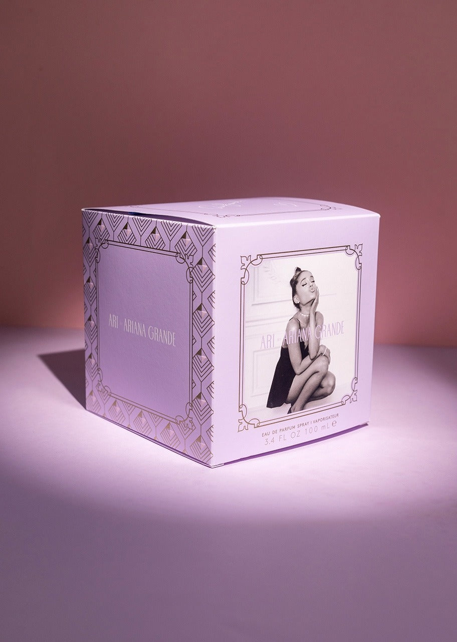 Perfume Ariana Grande con Globo Love You
